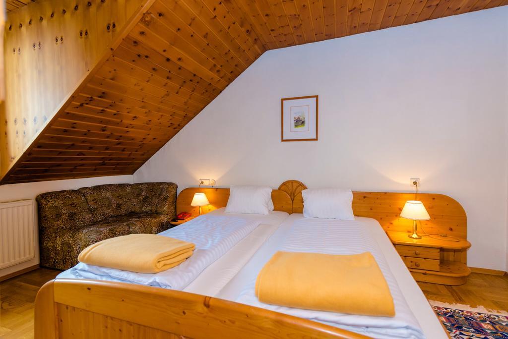 Landhotel Groggerhof Obdach ภายนอก รูปภาพ